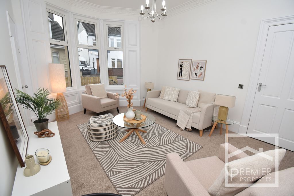 Property photo 3 of 19 Lounge