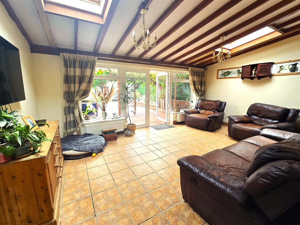 Property photo 3 of 17 Sitting Room