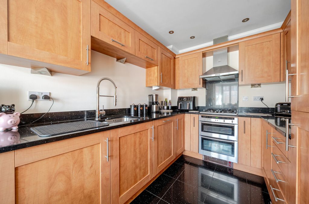 Property photo 2 of 12 1524507-14-6Ab3E4...