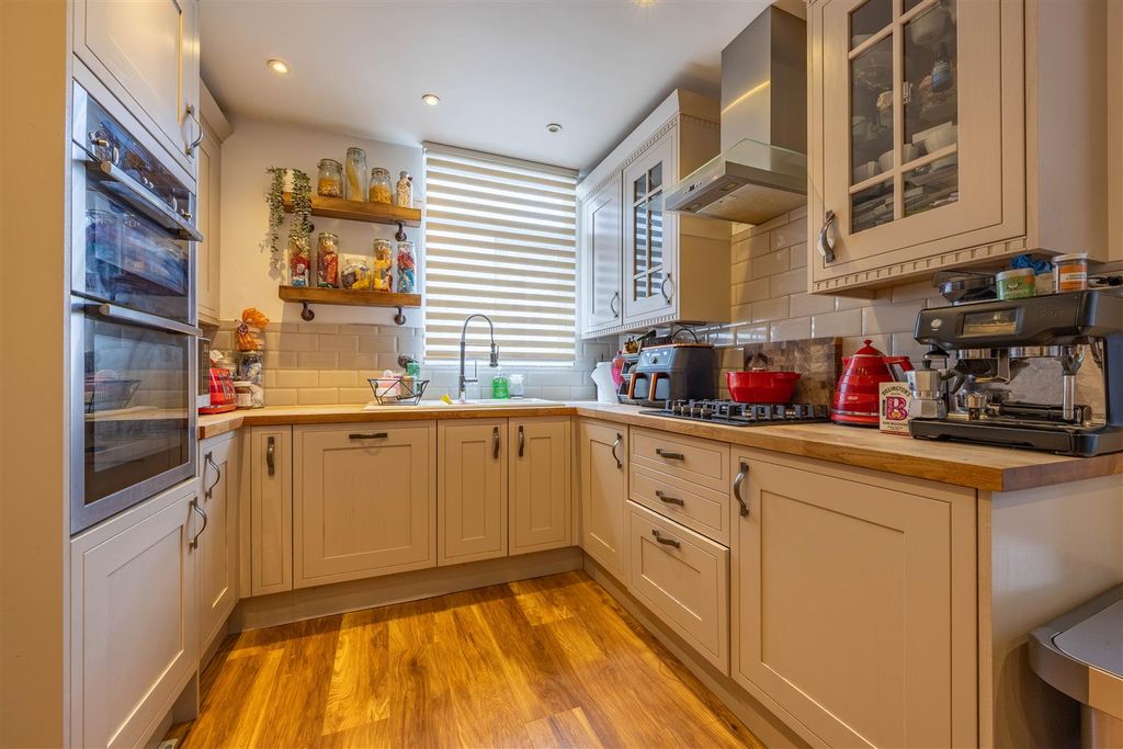 Property photo 3 of 24 Kitchen