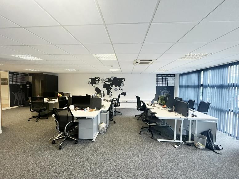 Property photo 3 of 27