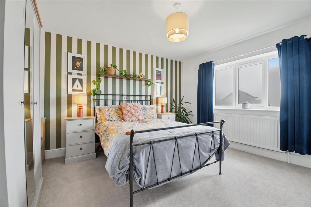 Property photo 3 of 43 Bedroom Three