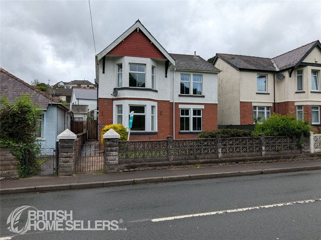 Property photo 1 of 17 Picture No. 11