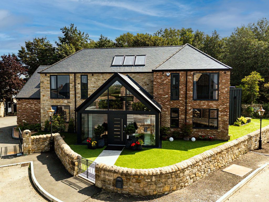 Property photo 2 of 64 Photograph 60
