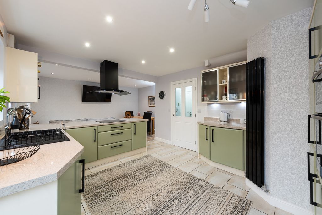 Property photo 3 of 22