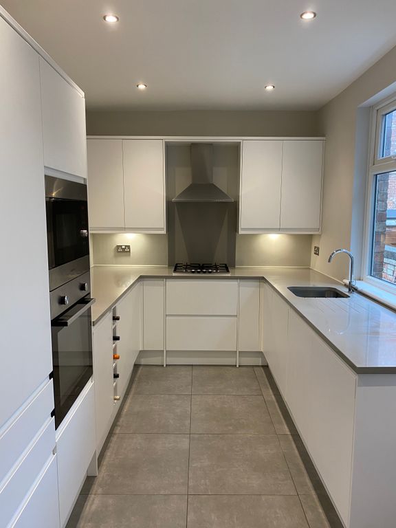 Property photo 3 of 19 Kitchen