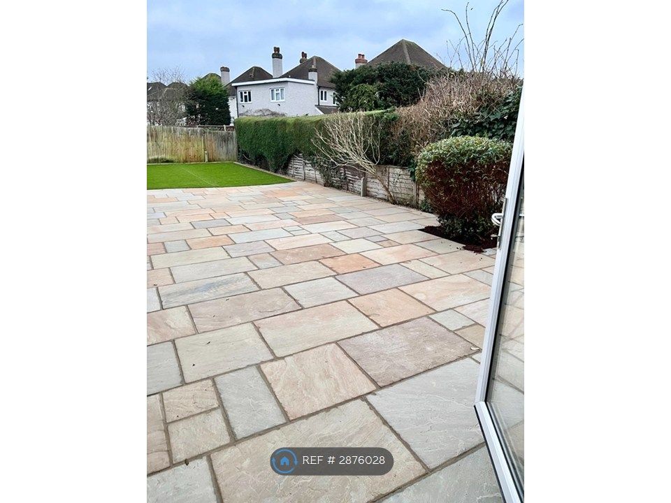 Property photo 2 of 32