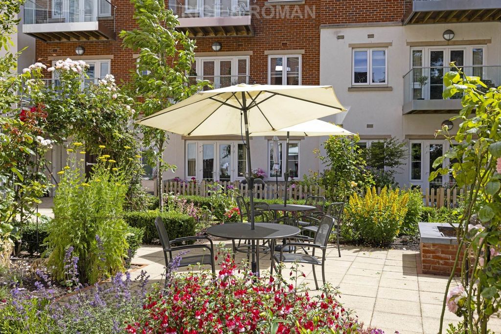 Property photo 2 of 22