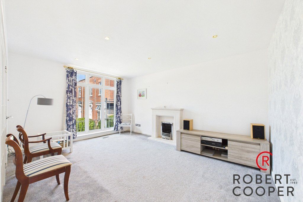 Property photo 3 of 11 Picture No. 01