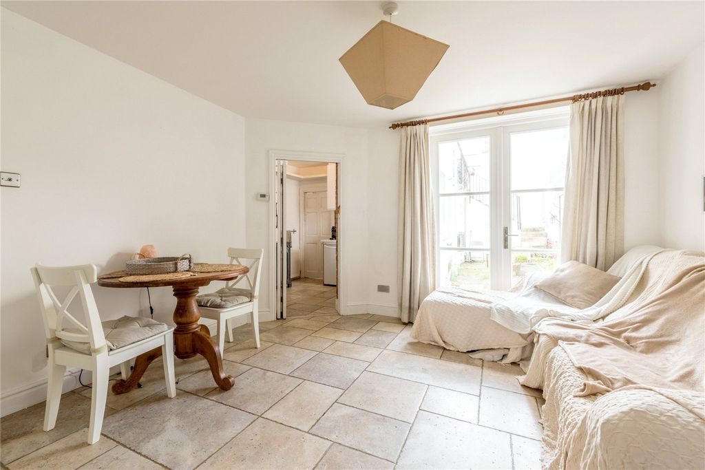 Property photo 3 of 13 Picture No. 05