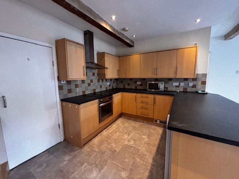 Property photo 3 of 12 Fitted Kitchen