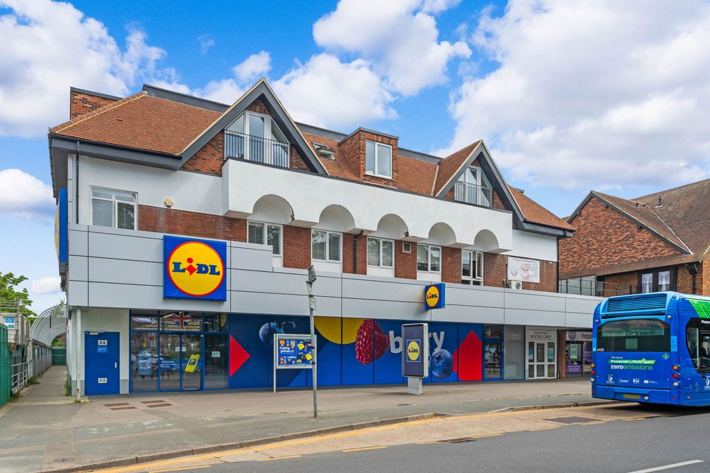 Property photo 2 of 11