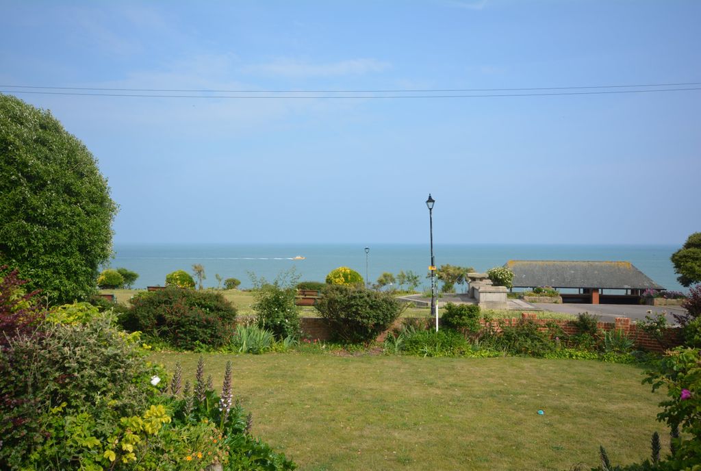 Property photo 3 of 27