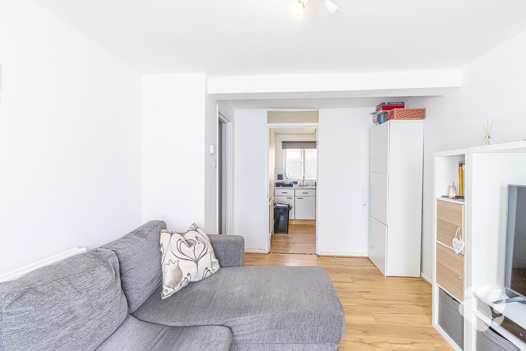 Property photo 3 of 13 Lounge/Diner