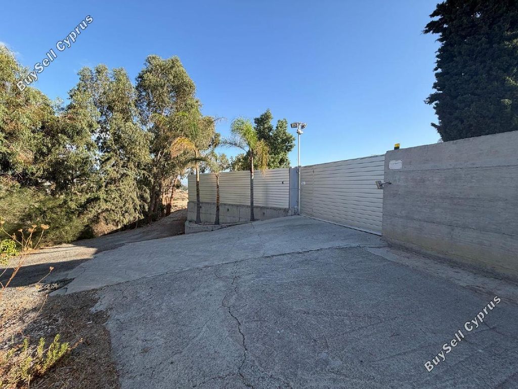 Property photo 2 of 26