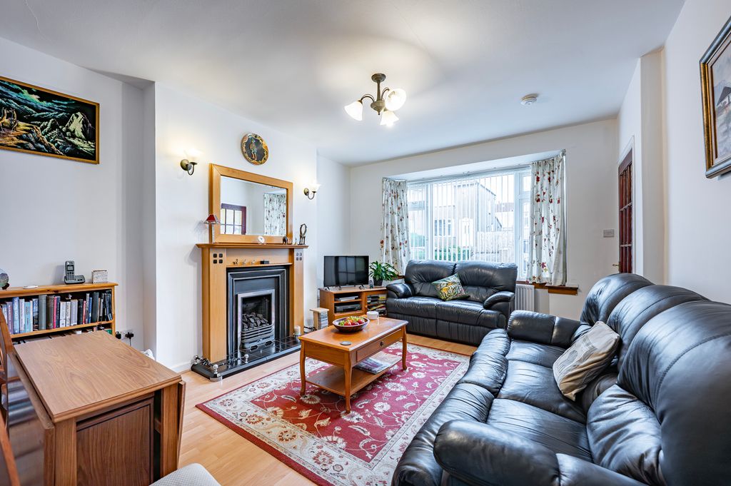 Property photo 3 of 31