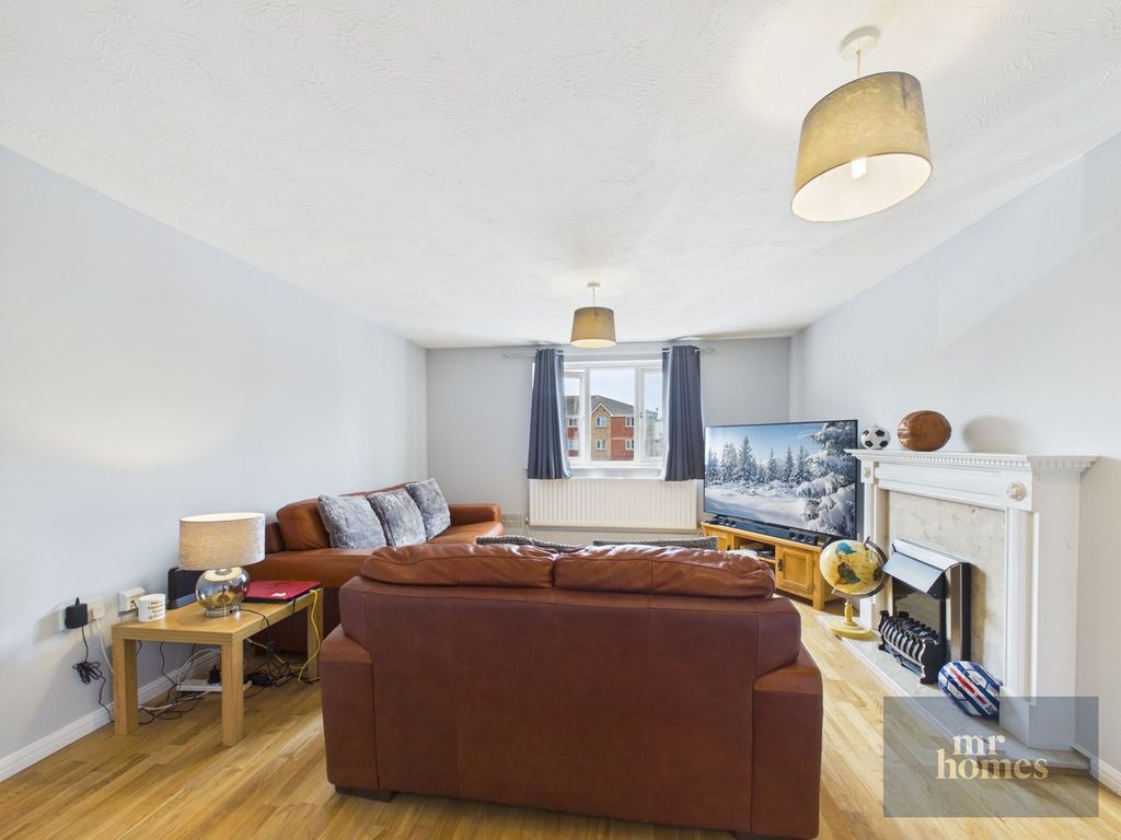 Property photo 2 of 40