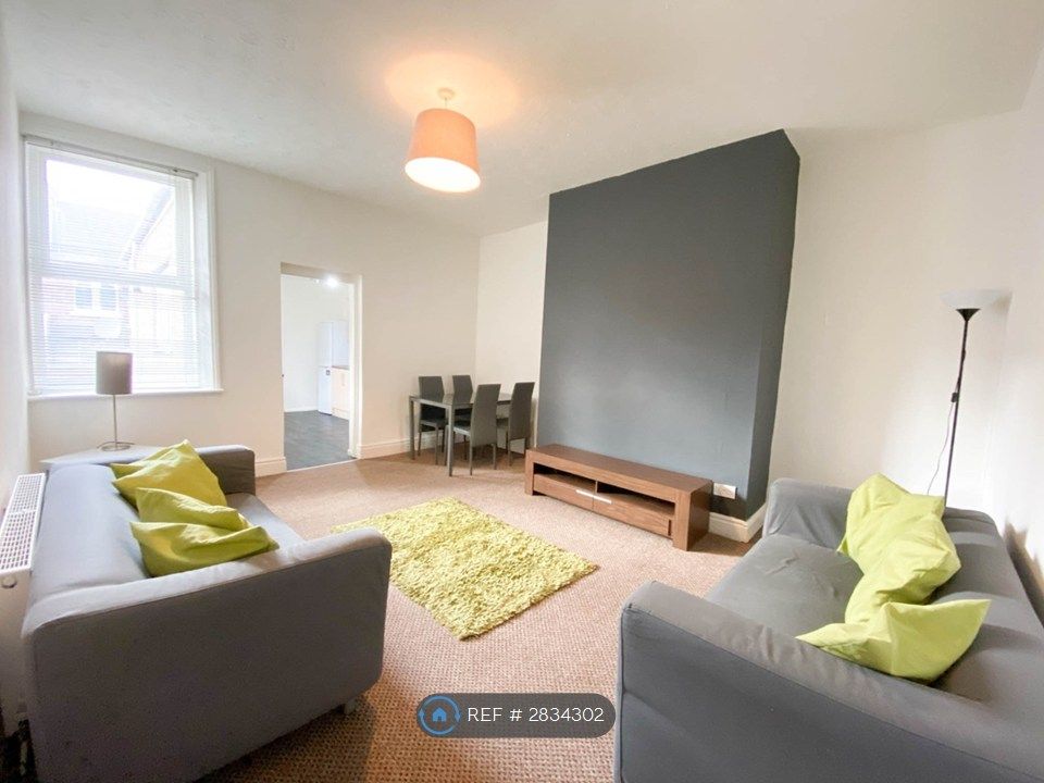 Property photo 1 of 19 Sitting Room