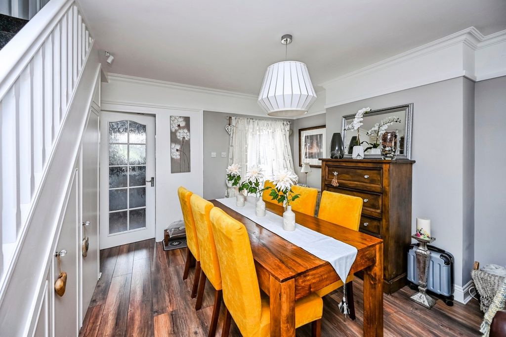 Property photo 3 of 16 Pbox-Img.Jpg