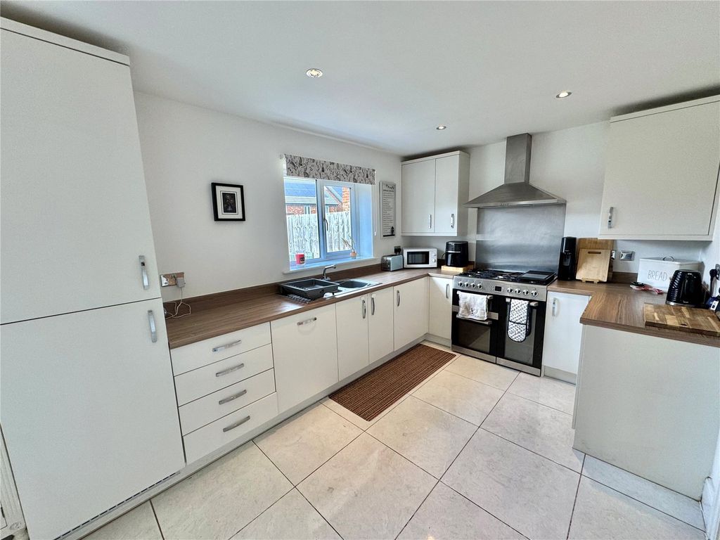 Property photo 3 of 25 Picture No. 06