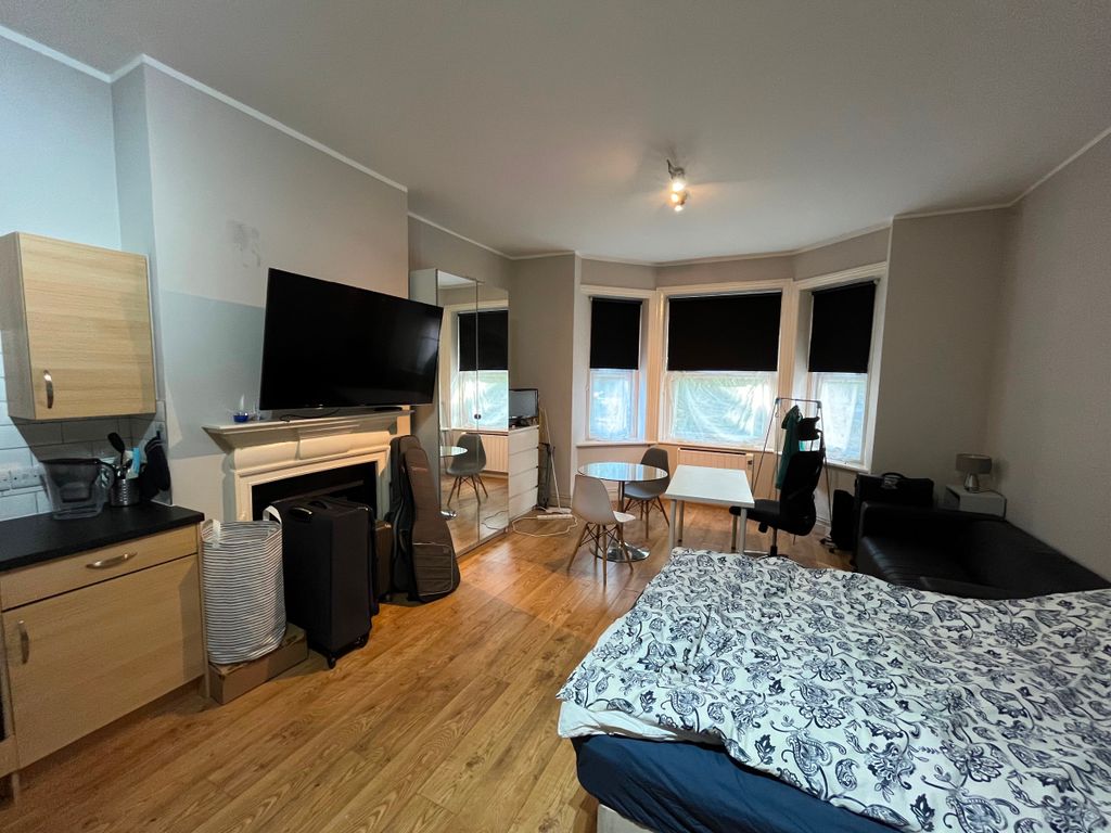 Property photo 2 of 4