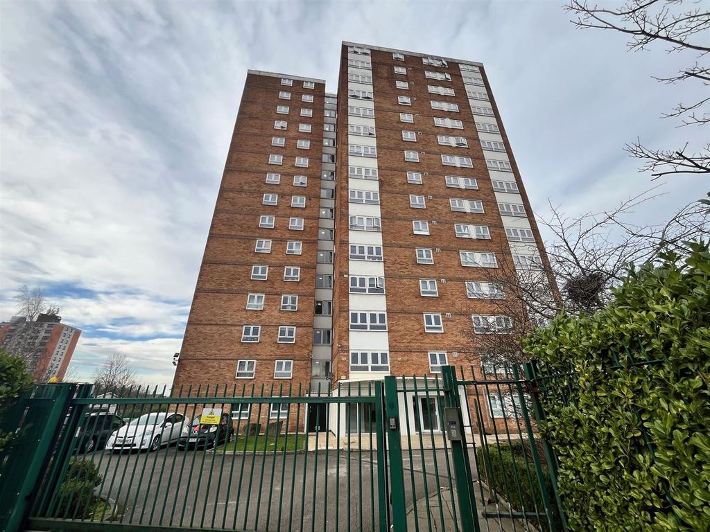 Property photo 3 of 12