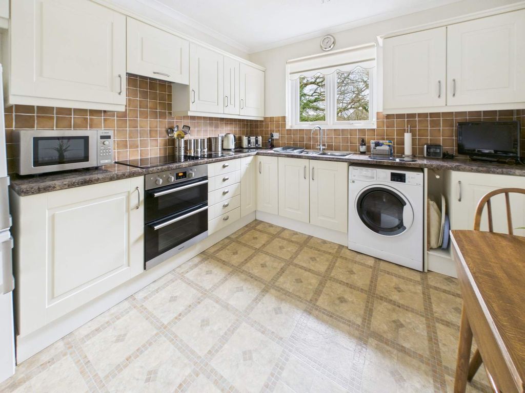 Property photo 3 of 15 Kitchen