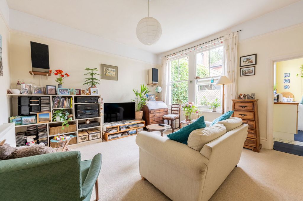Property photo 2 of 37