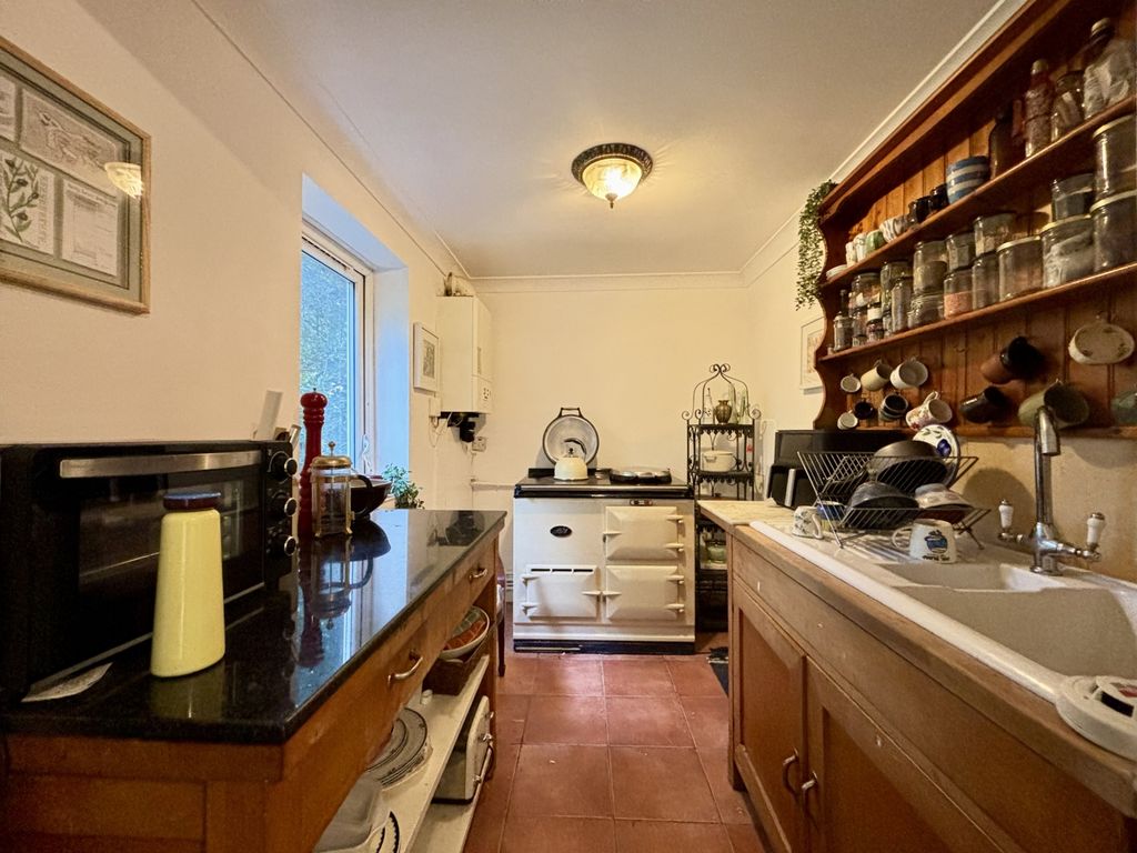 Property photo 2 of 13 Image00005