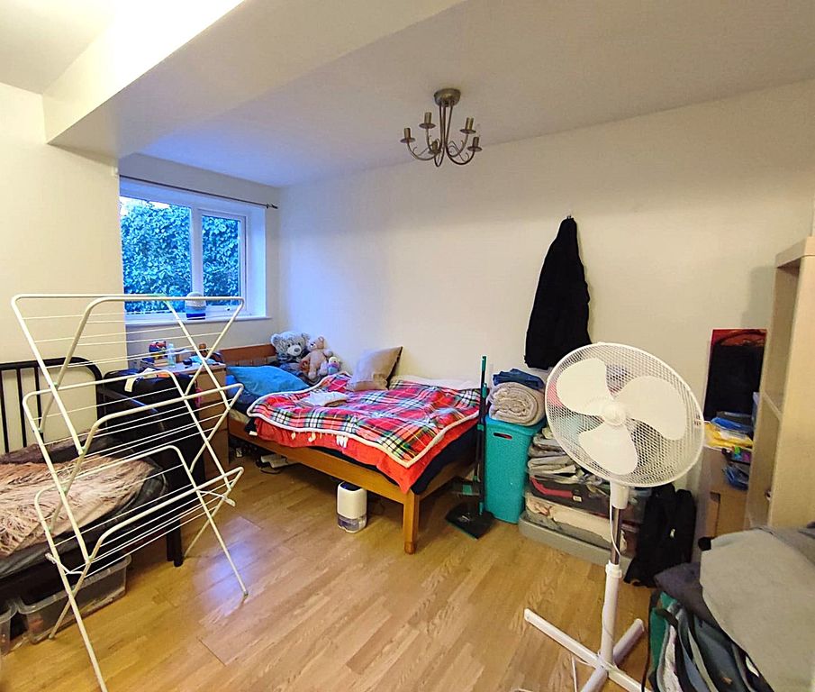 Property photo 2 of 3