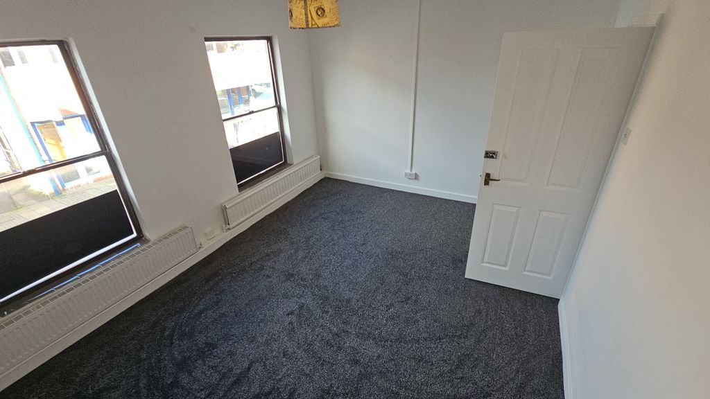 Property photo 3 of 11 Bedroom 1