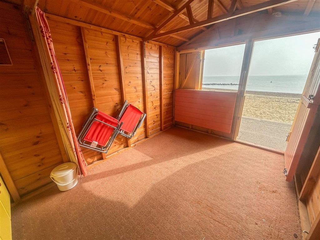 Property photo 2 of 5 Inside Beach Hut