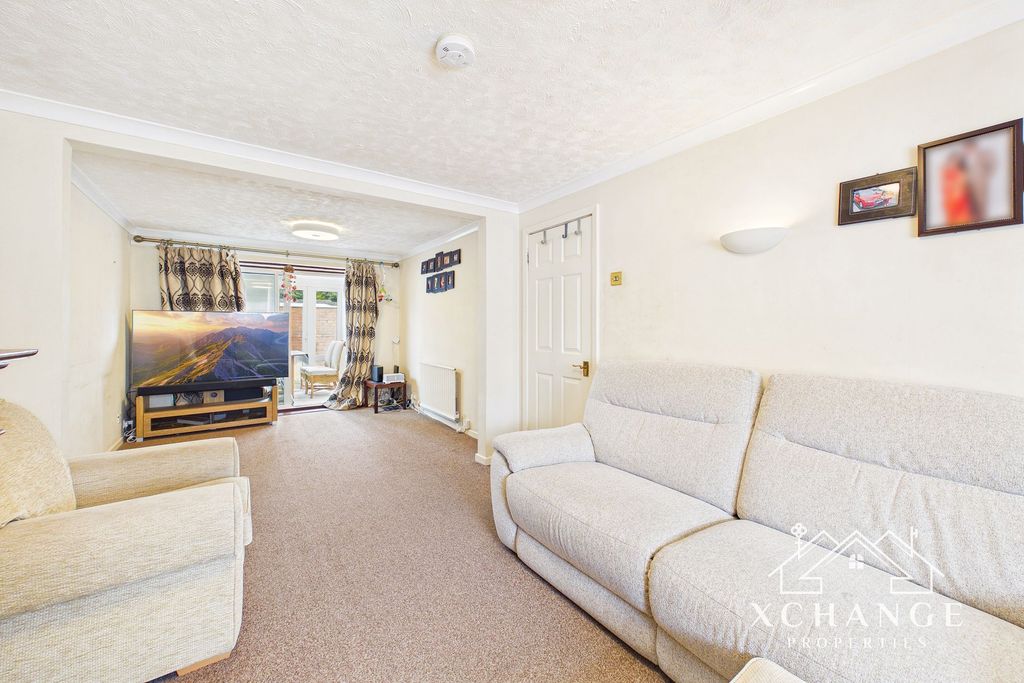 Property photo 2 of 17