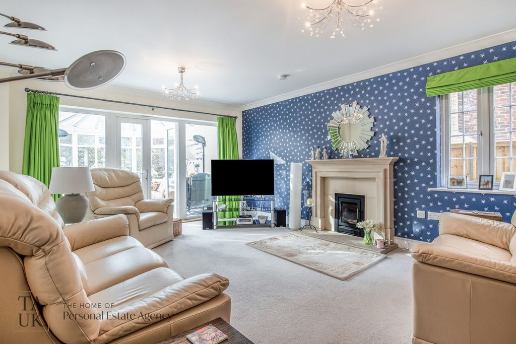 Property photo 3 of 23