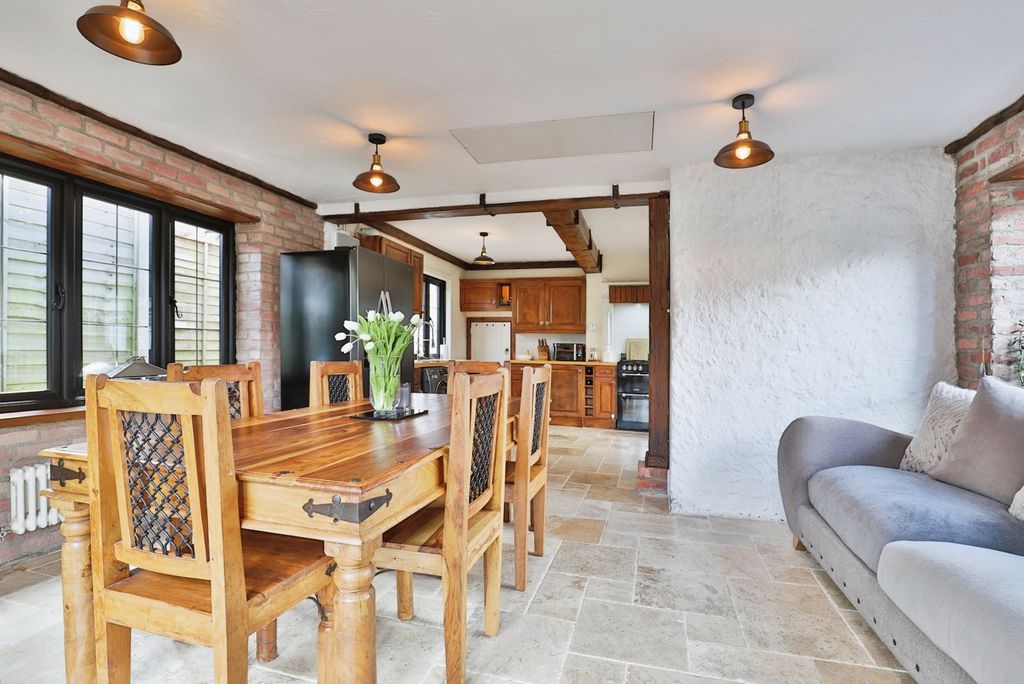 Property photo 2 of 18 Pbox-Img.Jpg