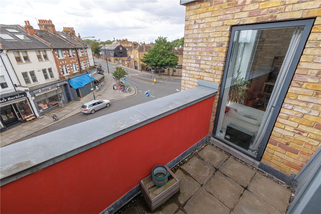 Property photo 2 of 10 Terrace