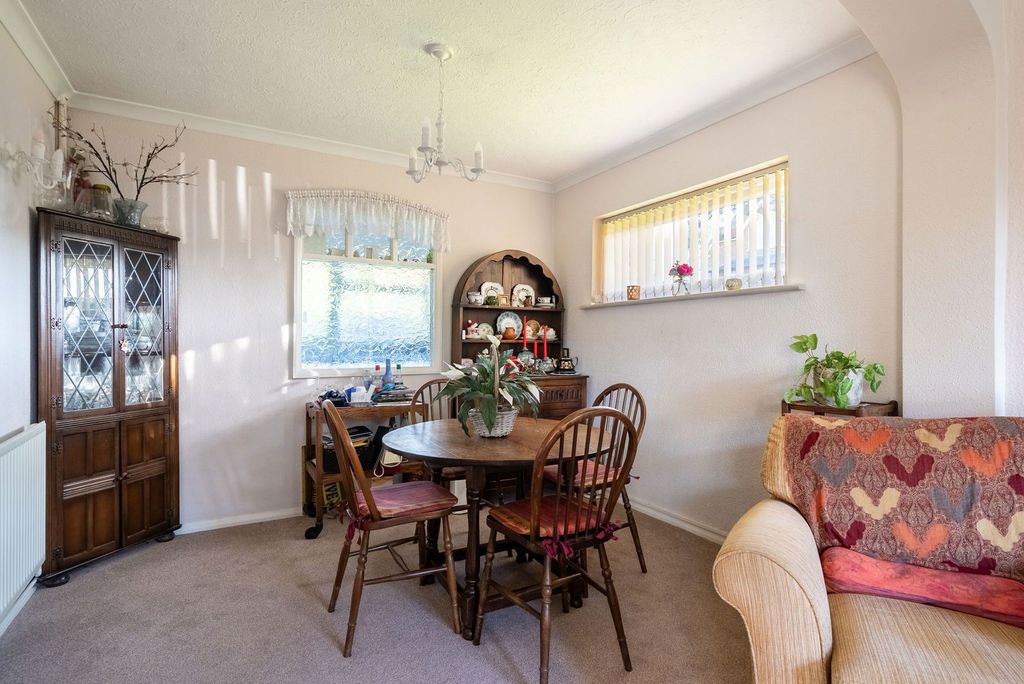 Property photo 3 of 25