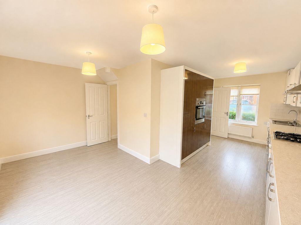 Property photo 3 of 7 5B0941Ef-8D73-424C-B128-Cfb9F43Aa875