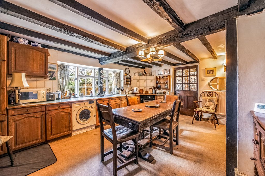 Property photo 2 of 17