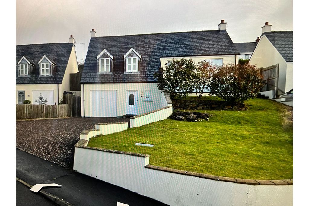 Property photo 1 of 2 Front