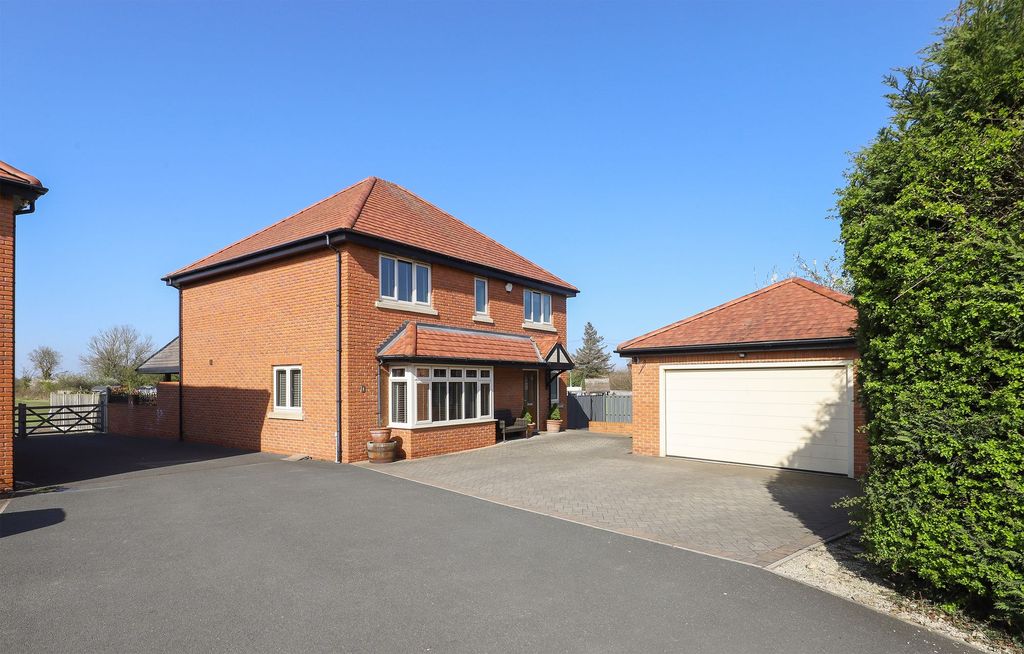 Property photo 1 of 27