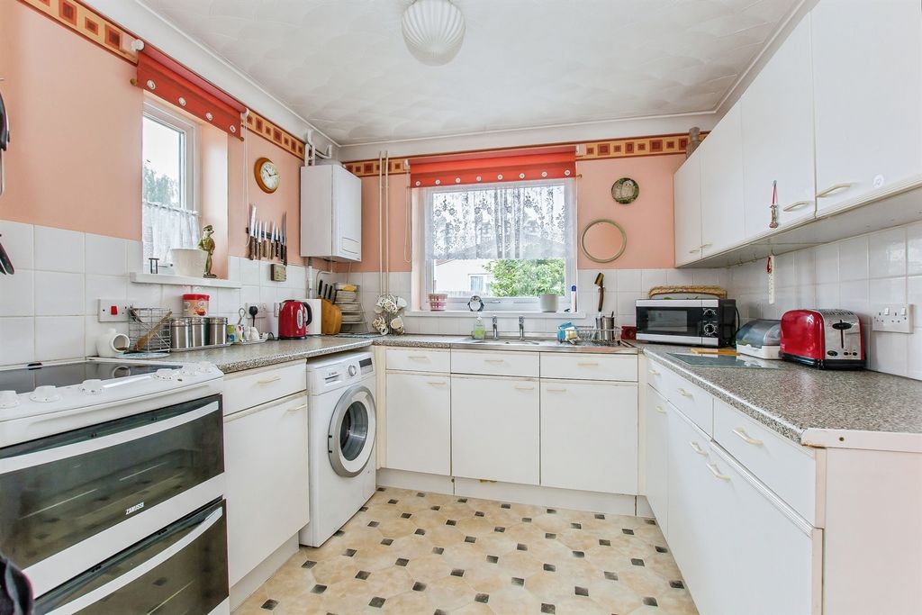 Property photo 2 of 17