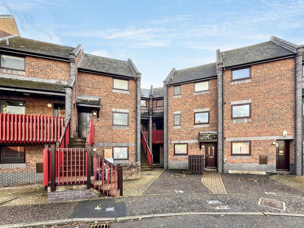 Property photo 1 of 3