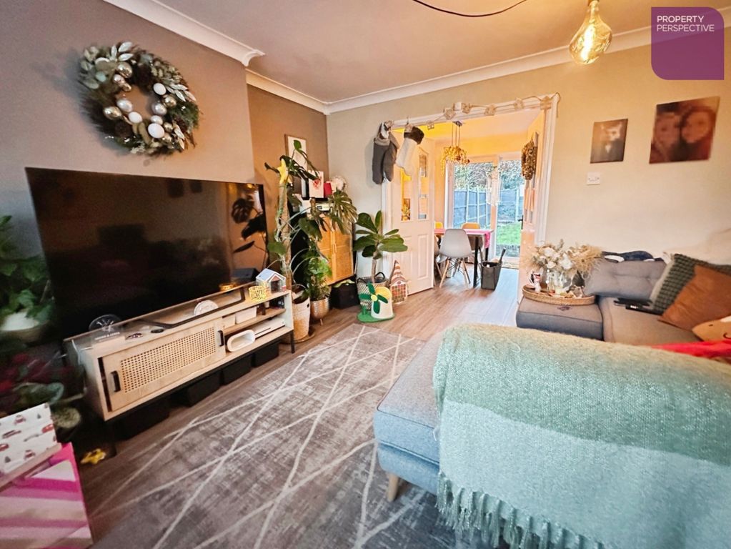 Property photo 2 of 11 Lounge