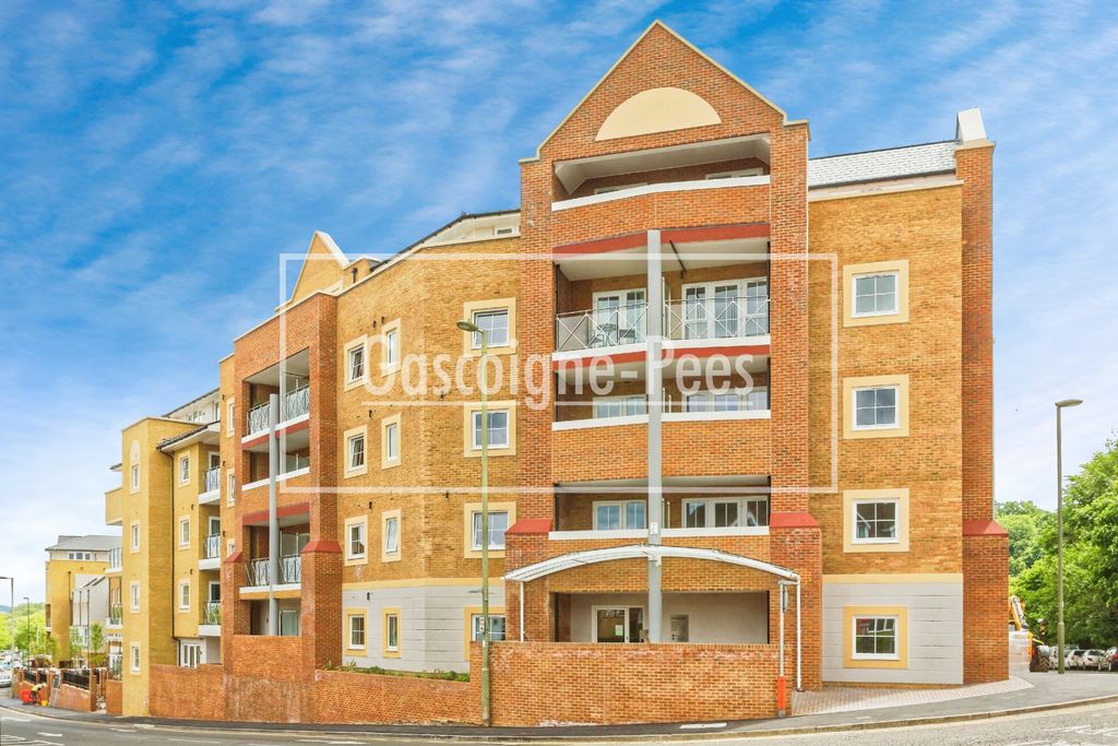 Property photo 1 of 9