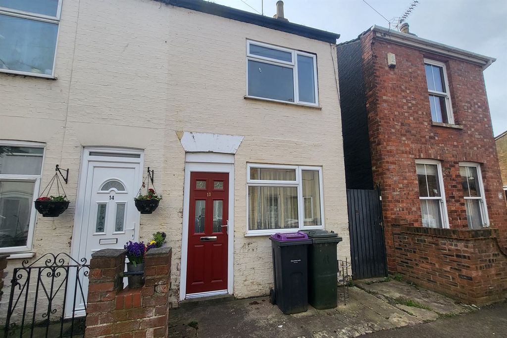 Property photo 1 of 9 (Main)