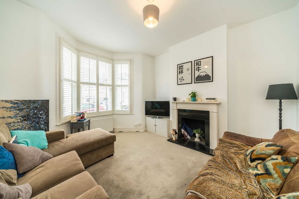 Property photo 3 of 8