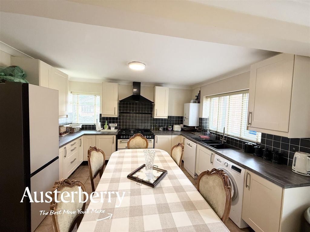 Property photo 3 of 16 Img_0043.Jpg