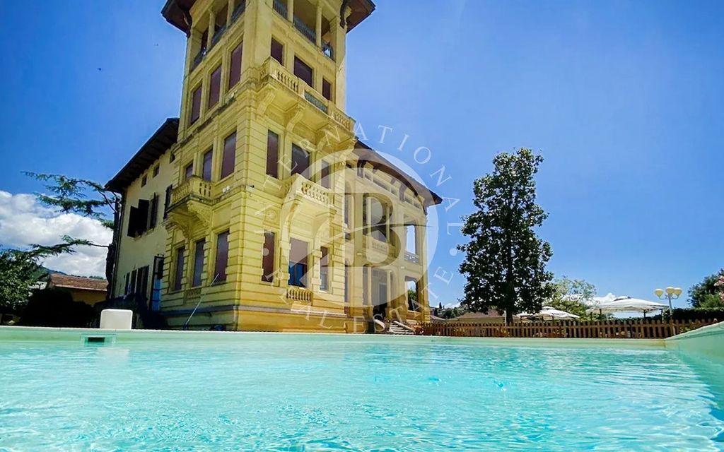 Property photo 3 of 33