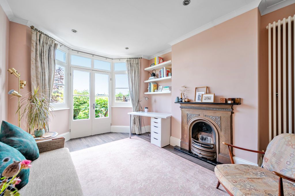 Property photo 1 of 18